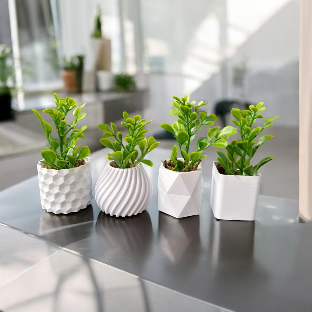 Achei na Shopee: Kit 4 Mini Vasinhos Com Planta Artificiais Decoração De Casas Escritórios