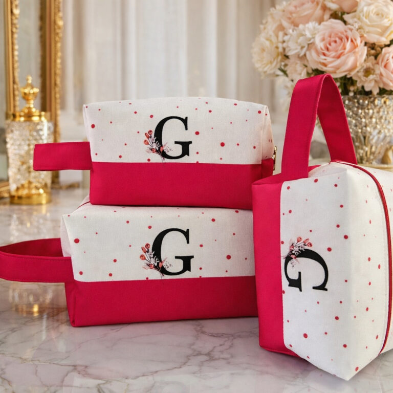 Olha esse achadinho de viagem: 1unid Necesser Organizador de Mala Maquiagem Necessaire Com Inicial Personalizado Bolsinha com